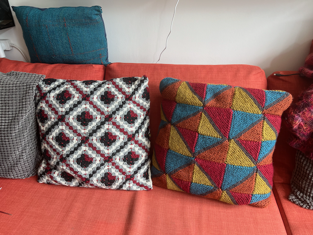 the 2 cushions together